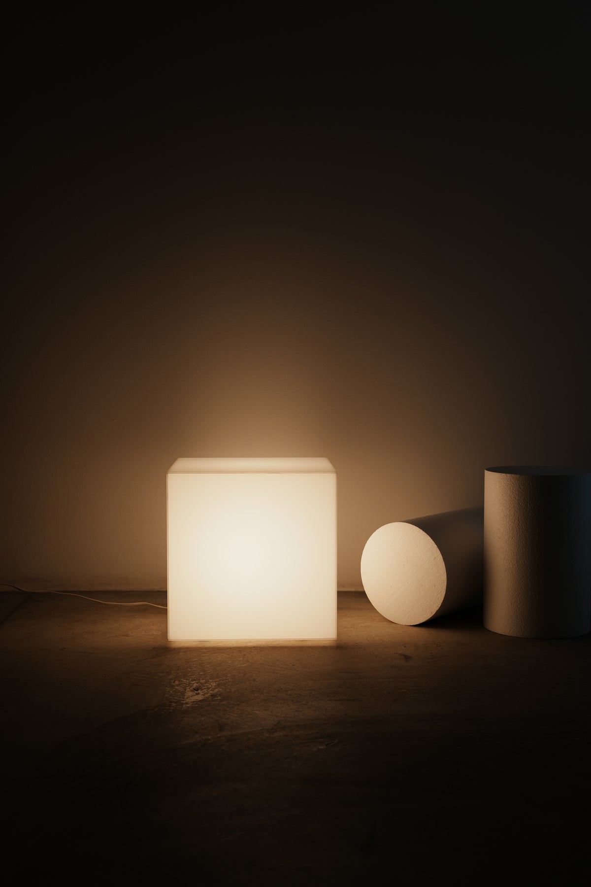Acrylic Cube Lamp manufactured by MAXRAY