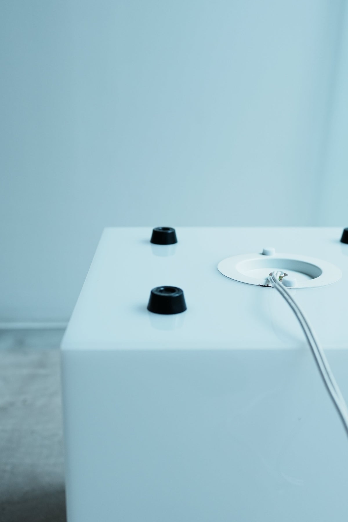 Acrylic Cube Lamp manufactured by MAXRAY