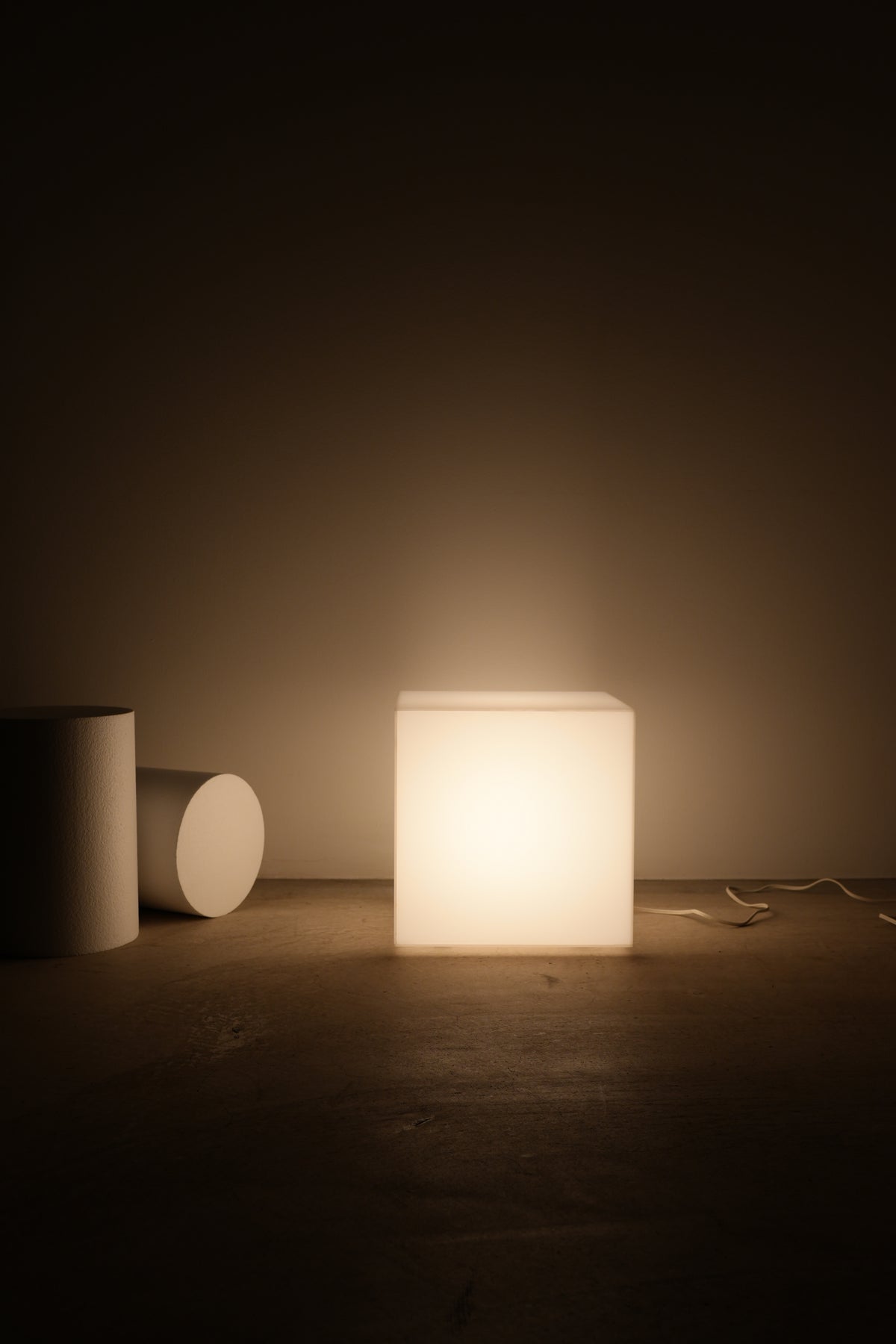 Acrylic Cube Lamp manufactured by MAXRAY
